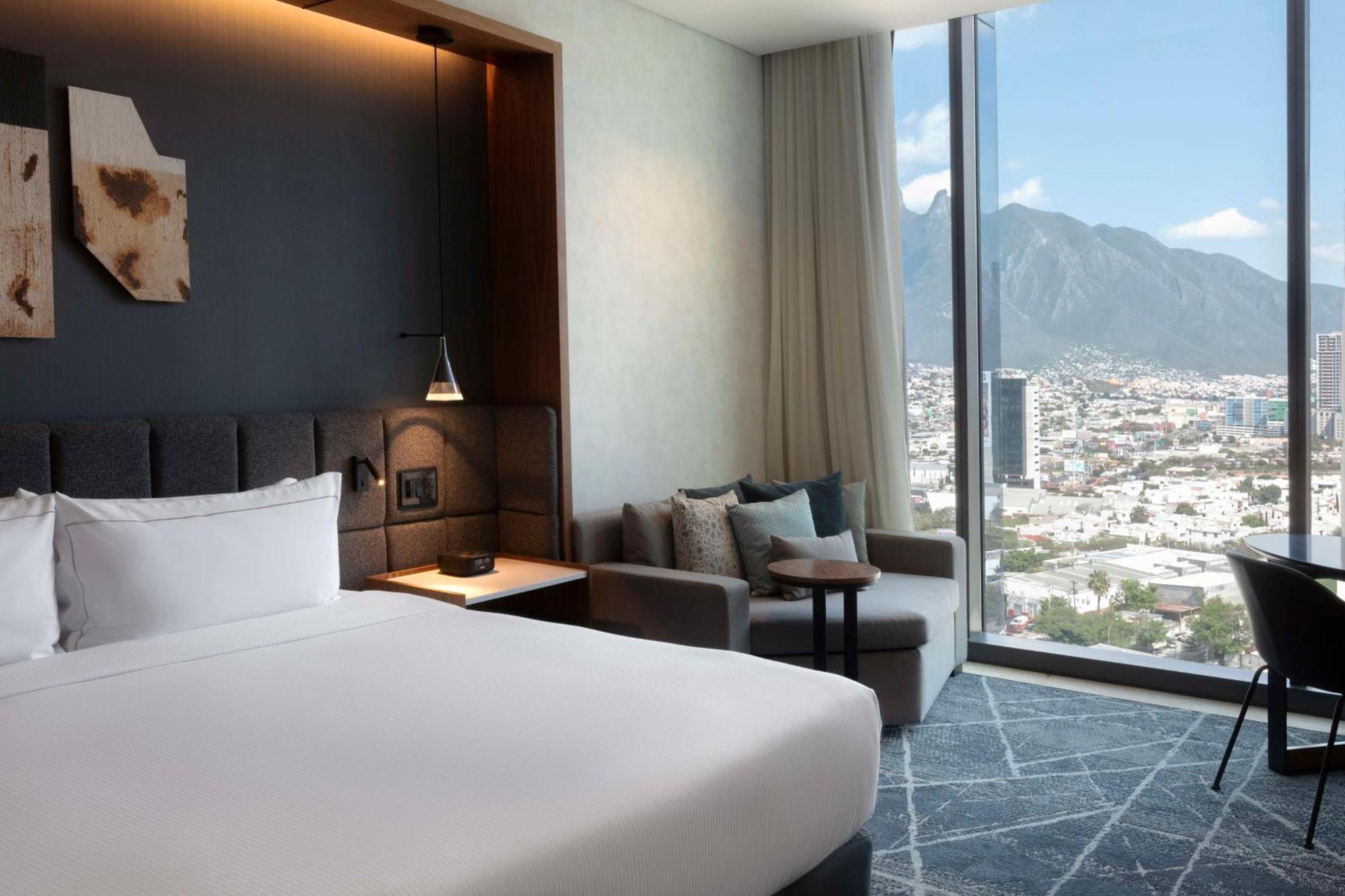 Hilton Monterrey Valle Esterno foto