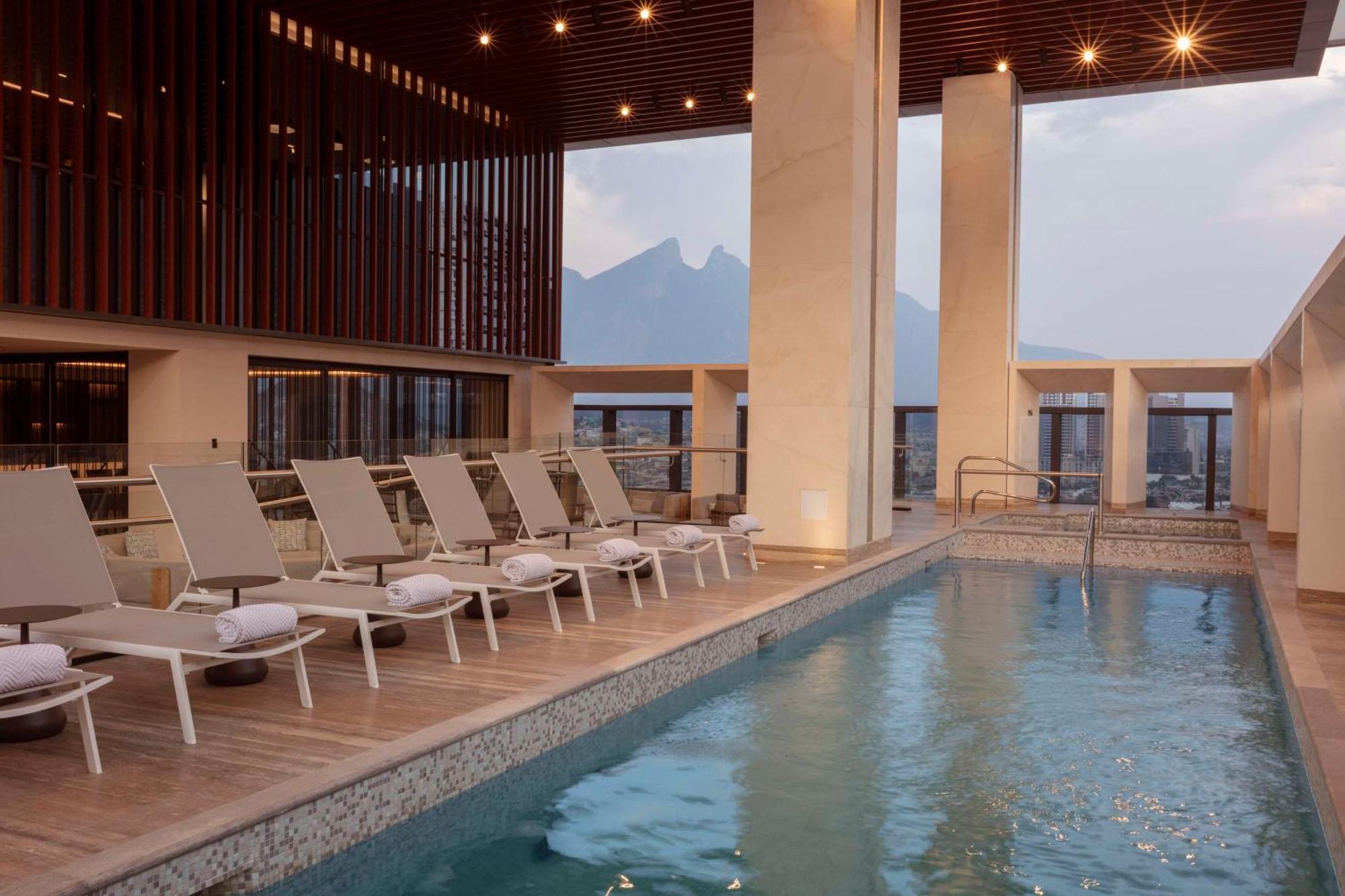 Hilton Monterrey Valle Esterno foto