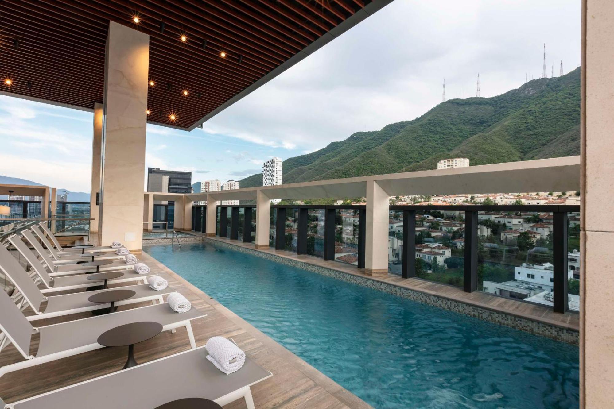Hilton Monterrey Valle Esterno foto